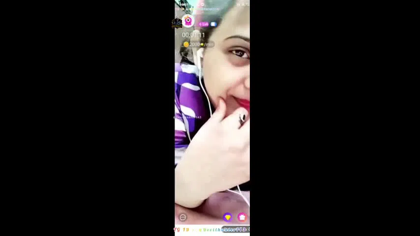 Cute girl Chamet