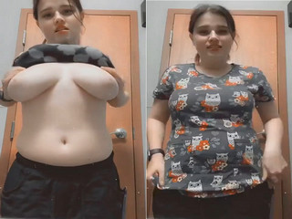 Sister feel horny showing Pink boobs Hindi BF