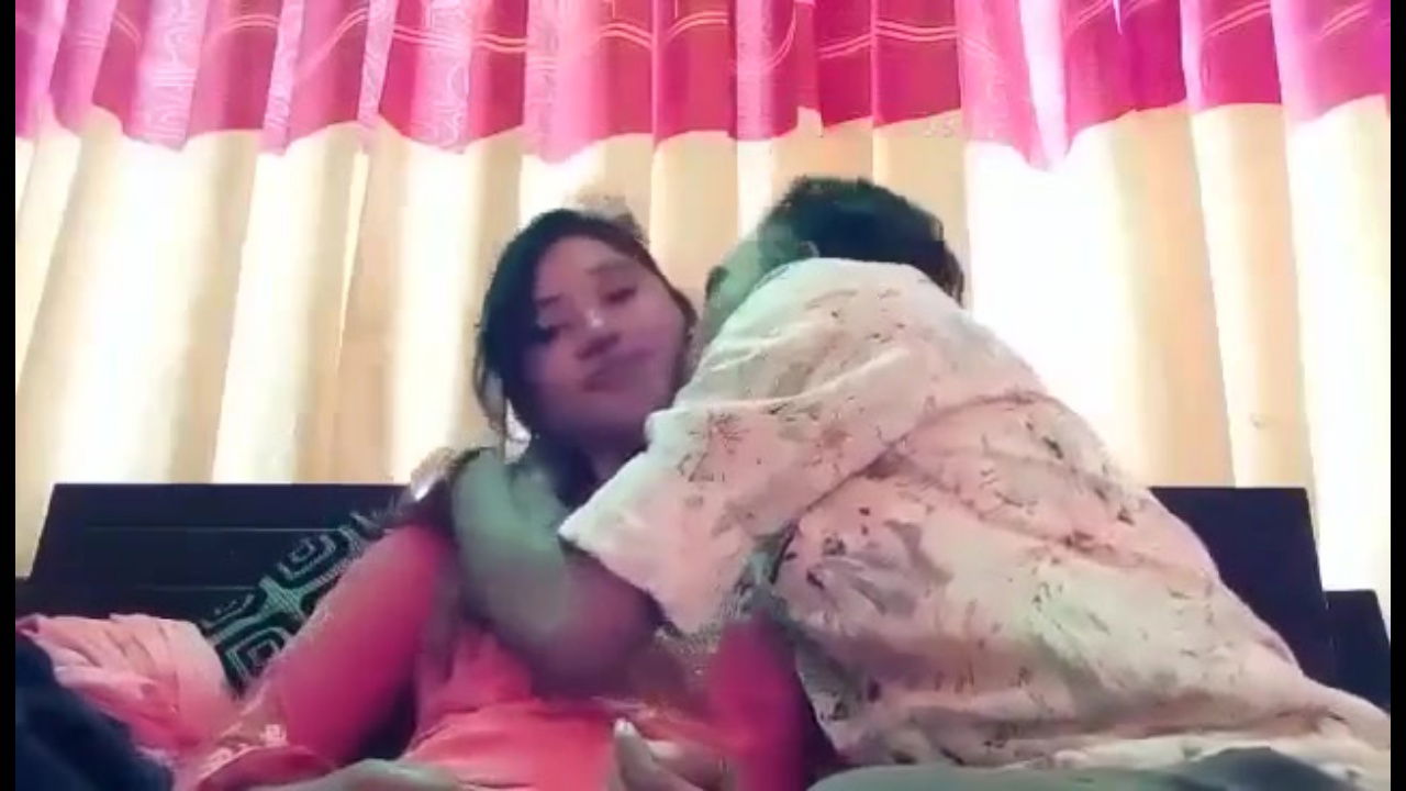 Bf show his gf