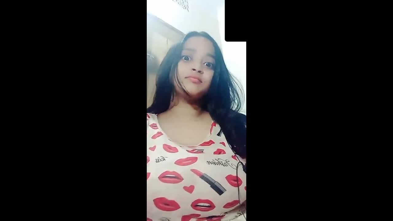 Bigboob Beautiful Sexy Tanker Gf Showing Sucking Boobs