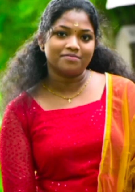 Curly hair mallu girl big boobs showing selfies