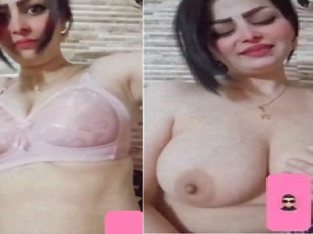 Desi MILF big boobs showing on video call viral MMS