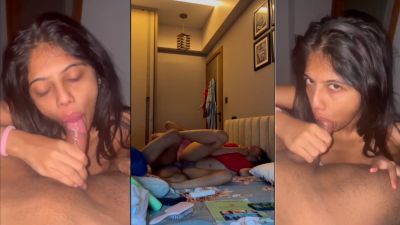 Sexy girl gives an erotic blowjob and enjoys desi chudai