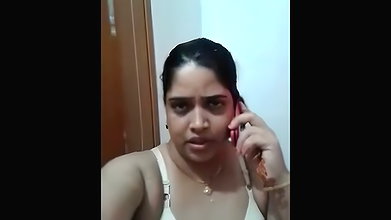 Bhabhi show her huge boobs