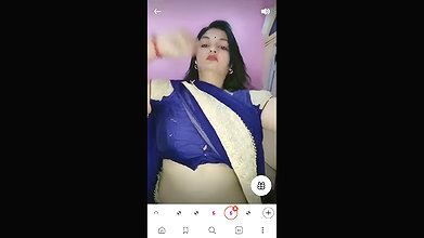 beautiful bhabhi displaying her pussy on live