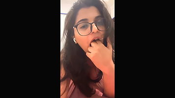 Cute Chasmish Ladki Ki Chudai My Desi MMS Leak